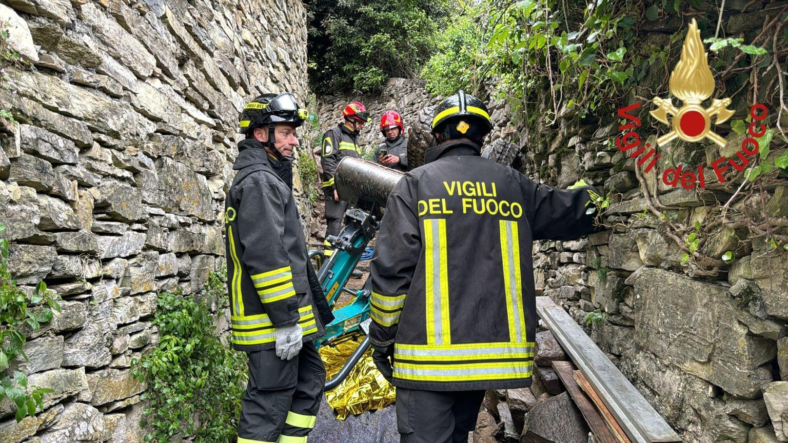 Si Ribalta Un Escavatore In Provincia Di Como | Operaio Muore Schiacciato