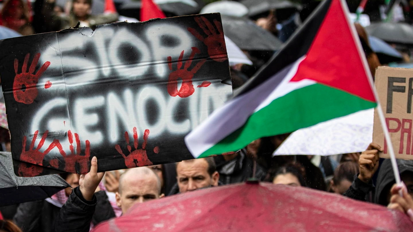 Manifestazione pro Palestina a Parigi nei giorni scorsi. L’attenzione di Israele si concentra sui rischi di antisemitismo