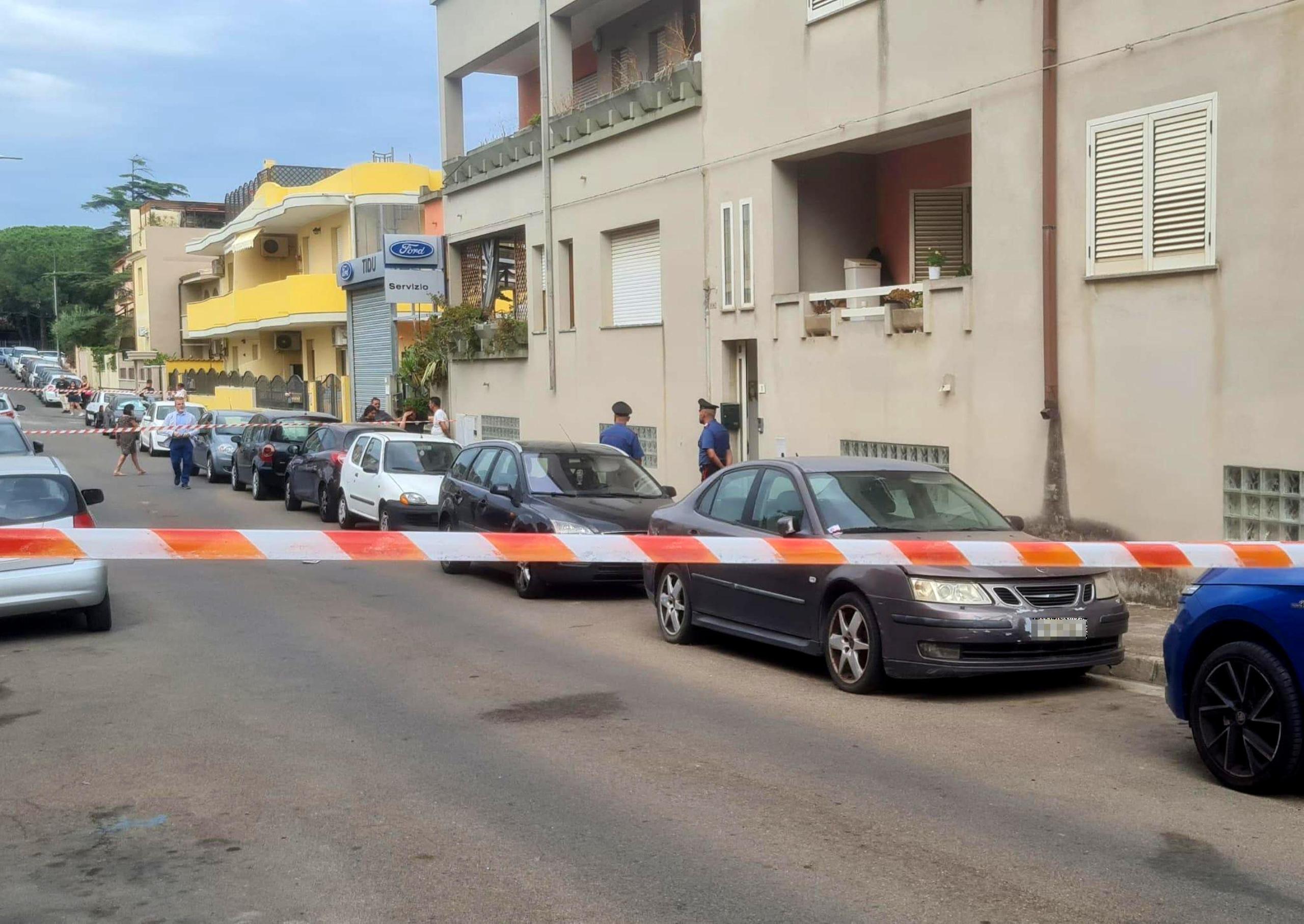 Sinnai (Cagliari), uccide la madre con una coltellata alla schiena. “Una lite per l’uso dell’auto”