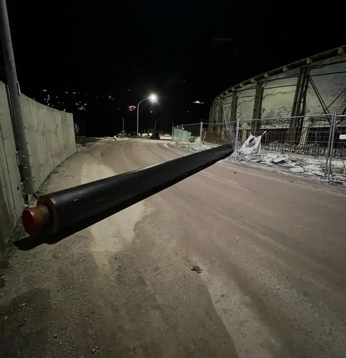 Milano-Cortina nel mirino. Sabotata la pista da bob: "Un atto vile e criminale"