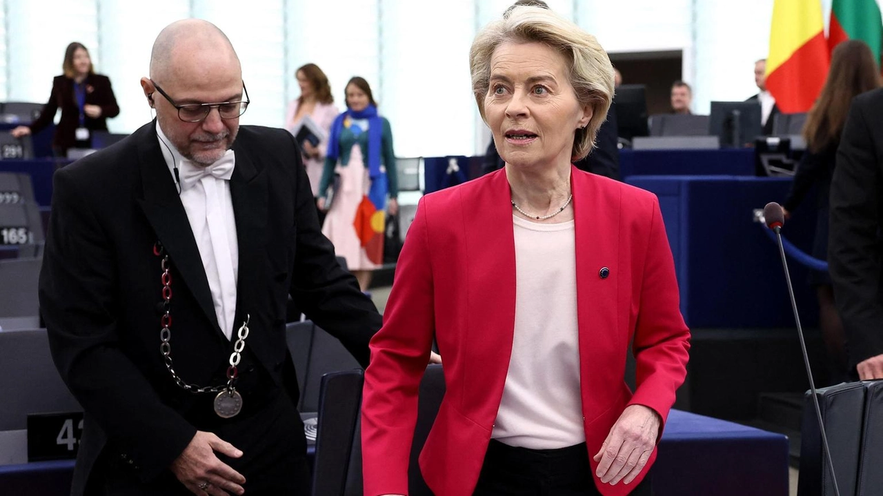 La presidente della Commissione Ue, Ursula von der Leyen, rilancia il piano per il riarmo europeo