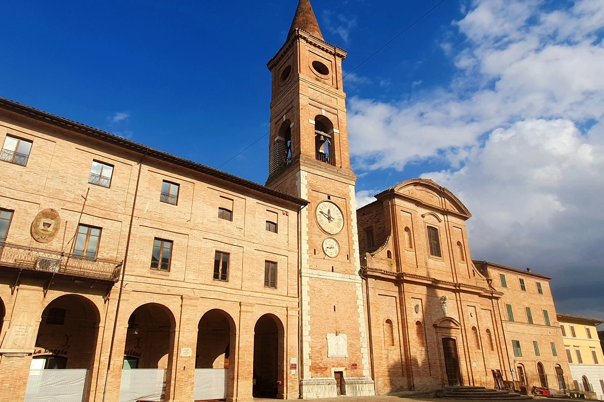 La piazza principale di Caldarola