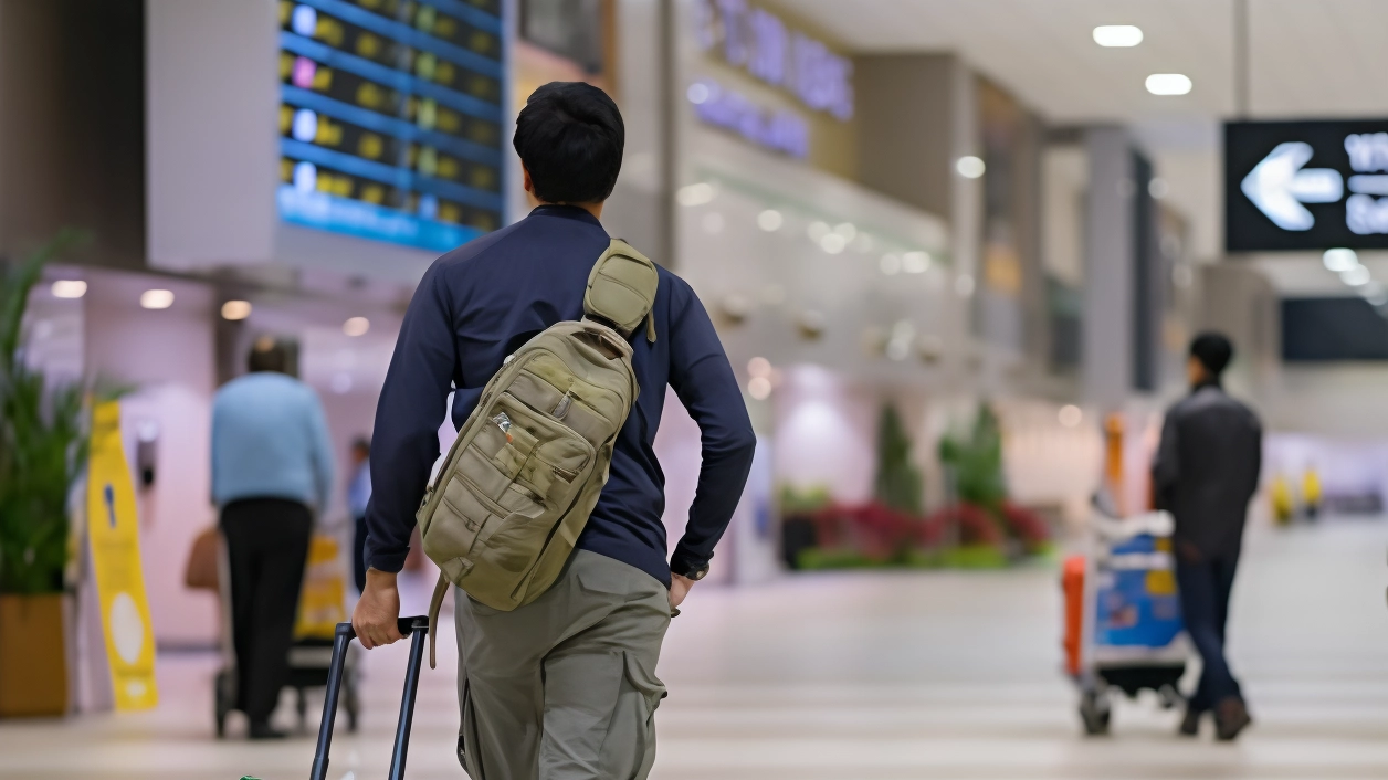 Il progetto Autismo - In viaggio dell'Enac supporta chi soffre di disturbi autistici durante i viaggi aerei. Ita Airways offre simulazioni di volo per preparare i passeggeri, in collaborazione con ANGSA. Per prenotare, visita il sito della compagnia.