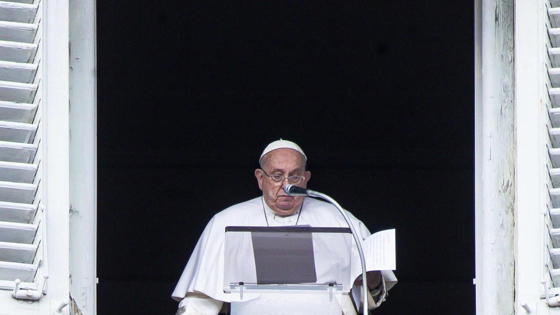 Papa Francesco rinnova l