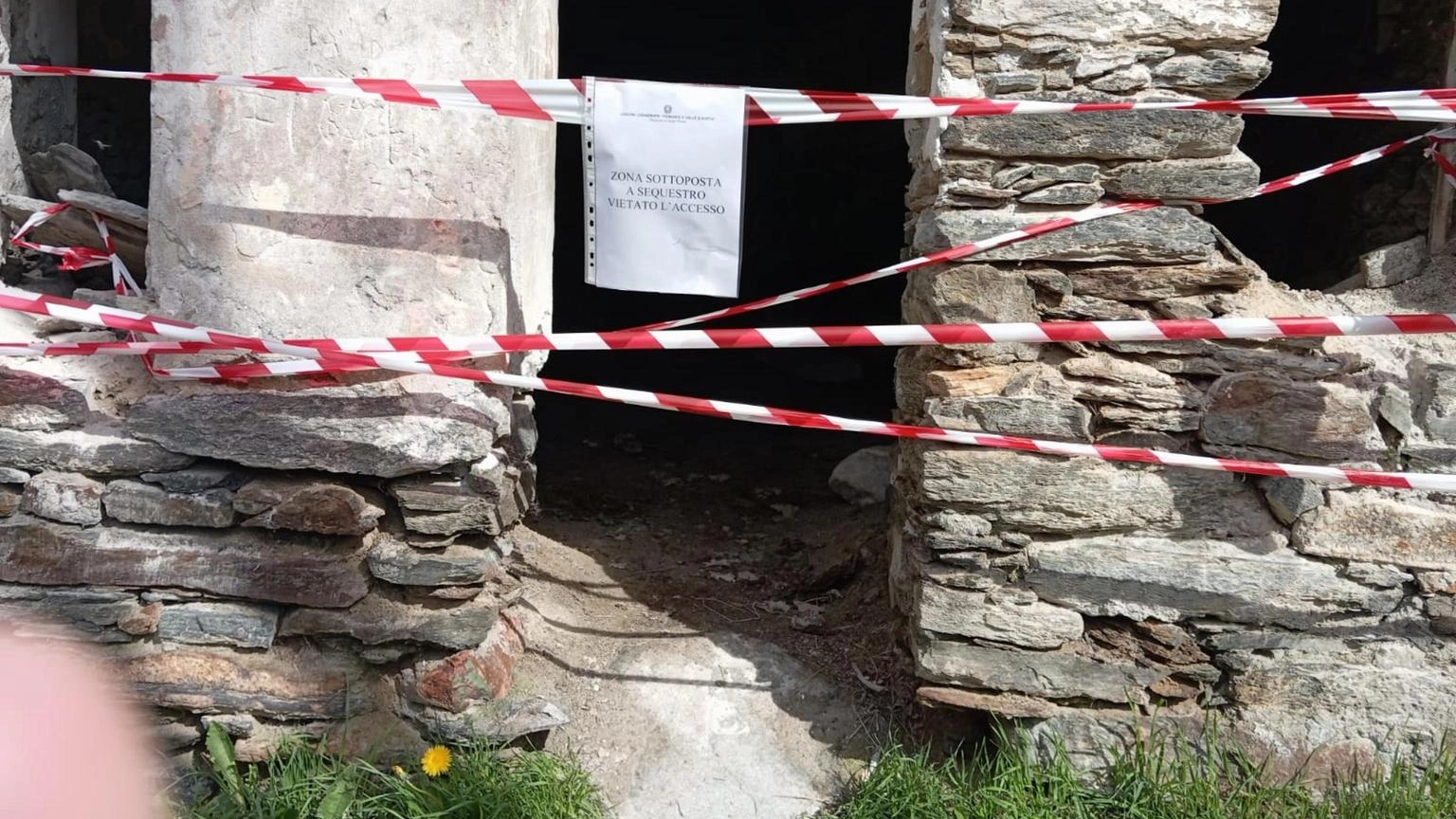 Donna trovata morta vicino ad Aosta, decesso per dissanguamento