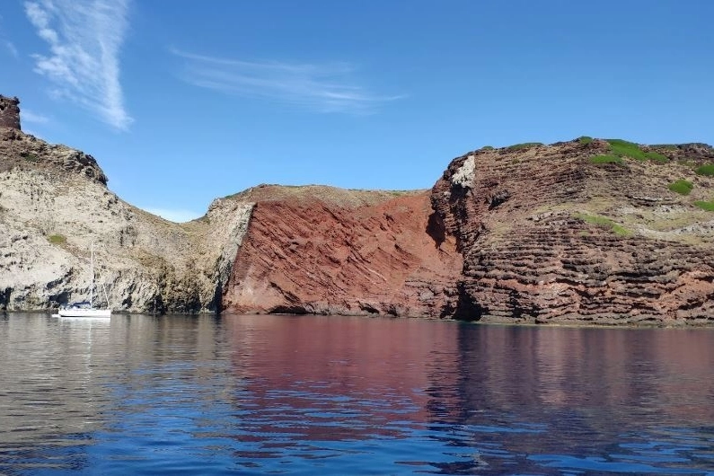 Cala Rossa (Isola di Capraia)