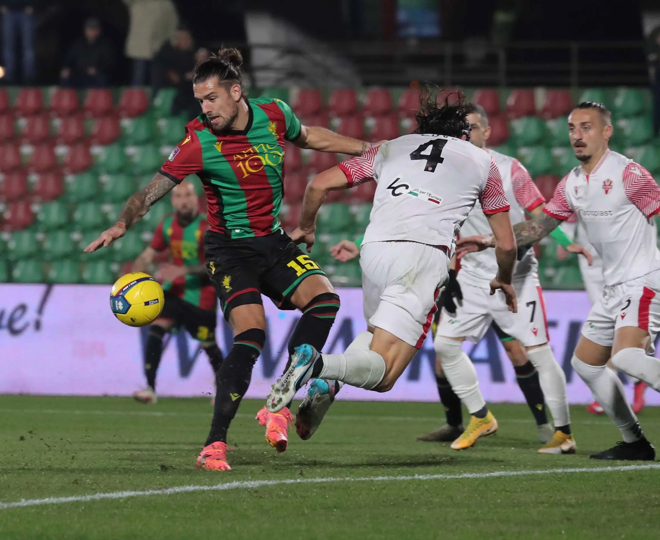 Ternana Vis Pesaro 2 a 1, grande rimonta e vittoria delle Fere