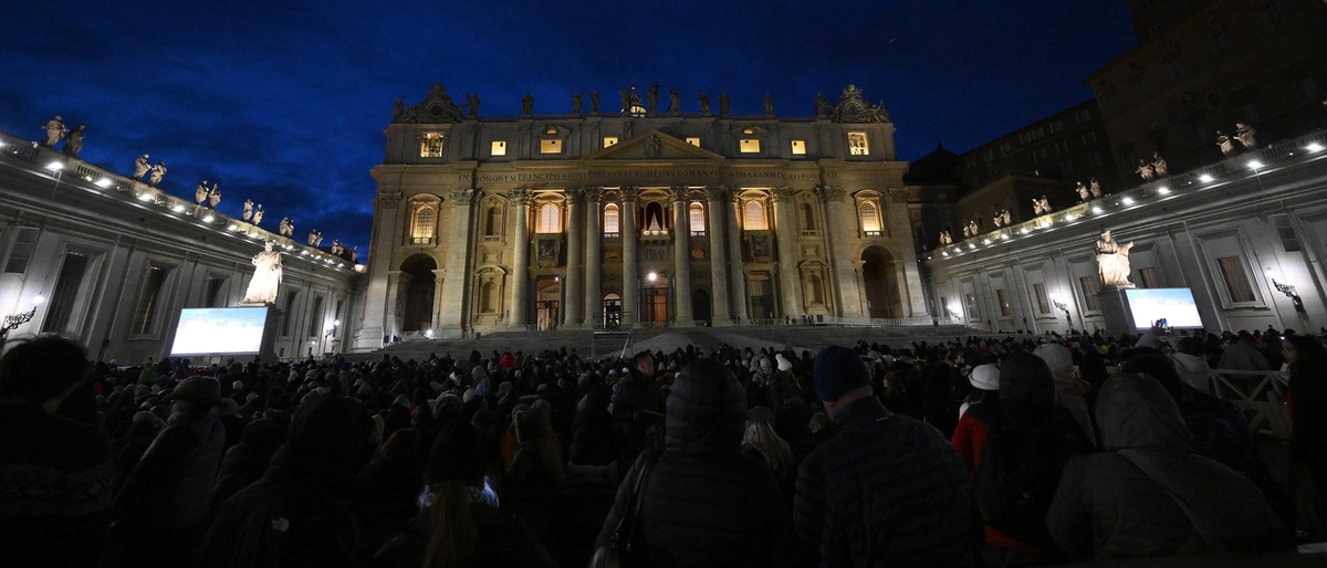 Diretta Giubileo 2025, Papa Francesco apre la Porta Santa. La cerimonia live