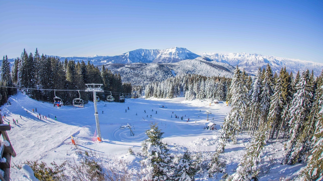 Piste da sci e panorami sulle Alpi italiane