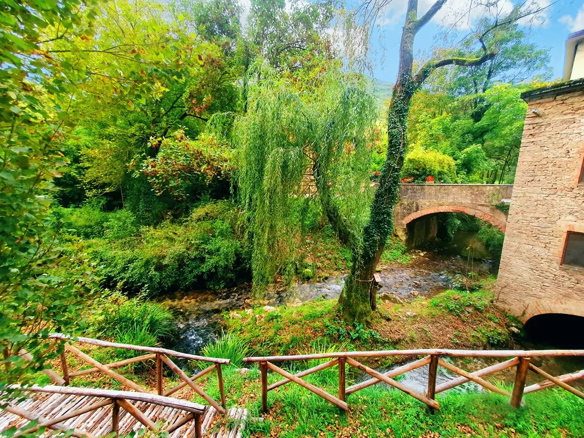 L’Italia dei borghi: scopriamo Serravalle di Chienti con i suoi tesori nascosti