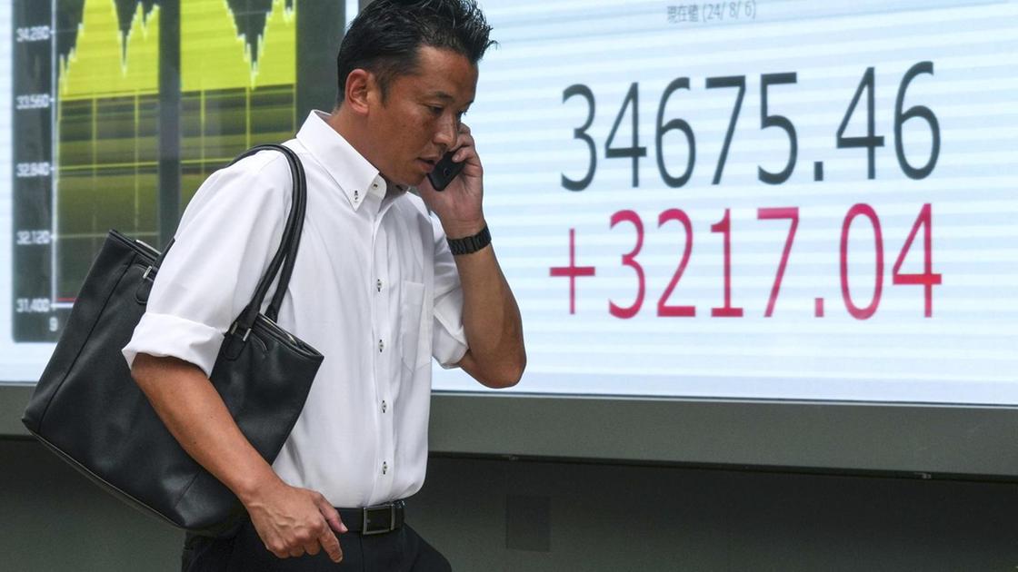 Borsa: Asia positiva, yen si indebolisce dopo rassicurazioni BoJ