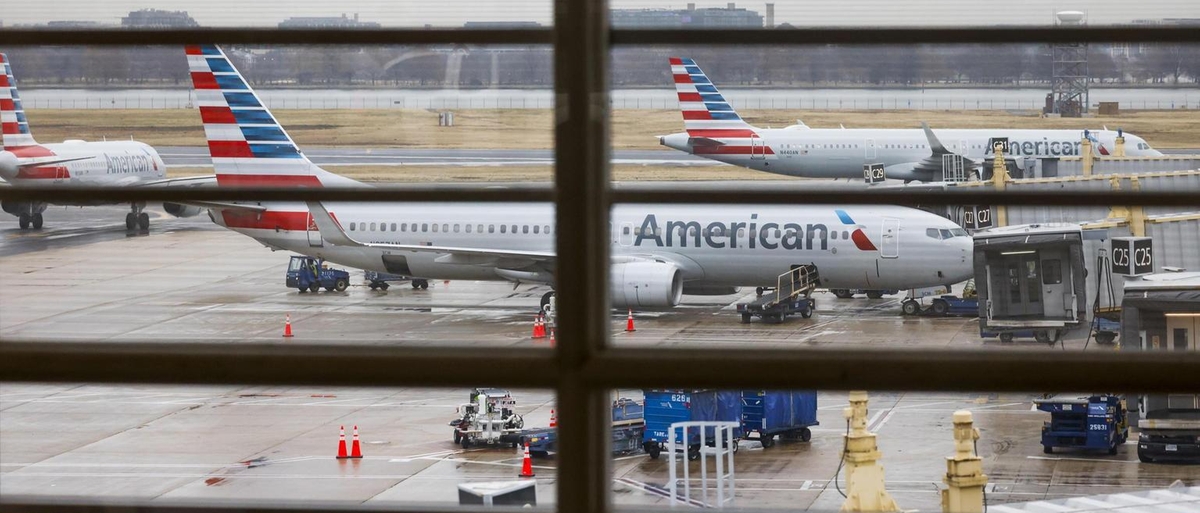 Aereo American Airlines in fiamme a Denver: evacuati i passeggeri