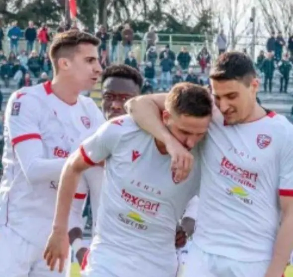 Qui Carpi. Molto gioco, pochi gol: emiliani arrabbiati. Cortesi è in gran forma e occhio a Fossati