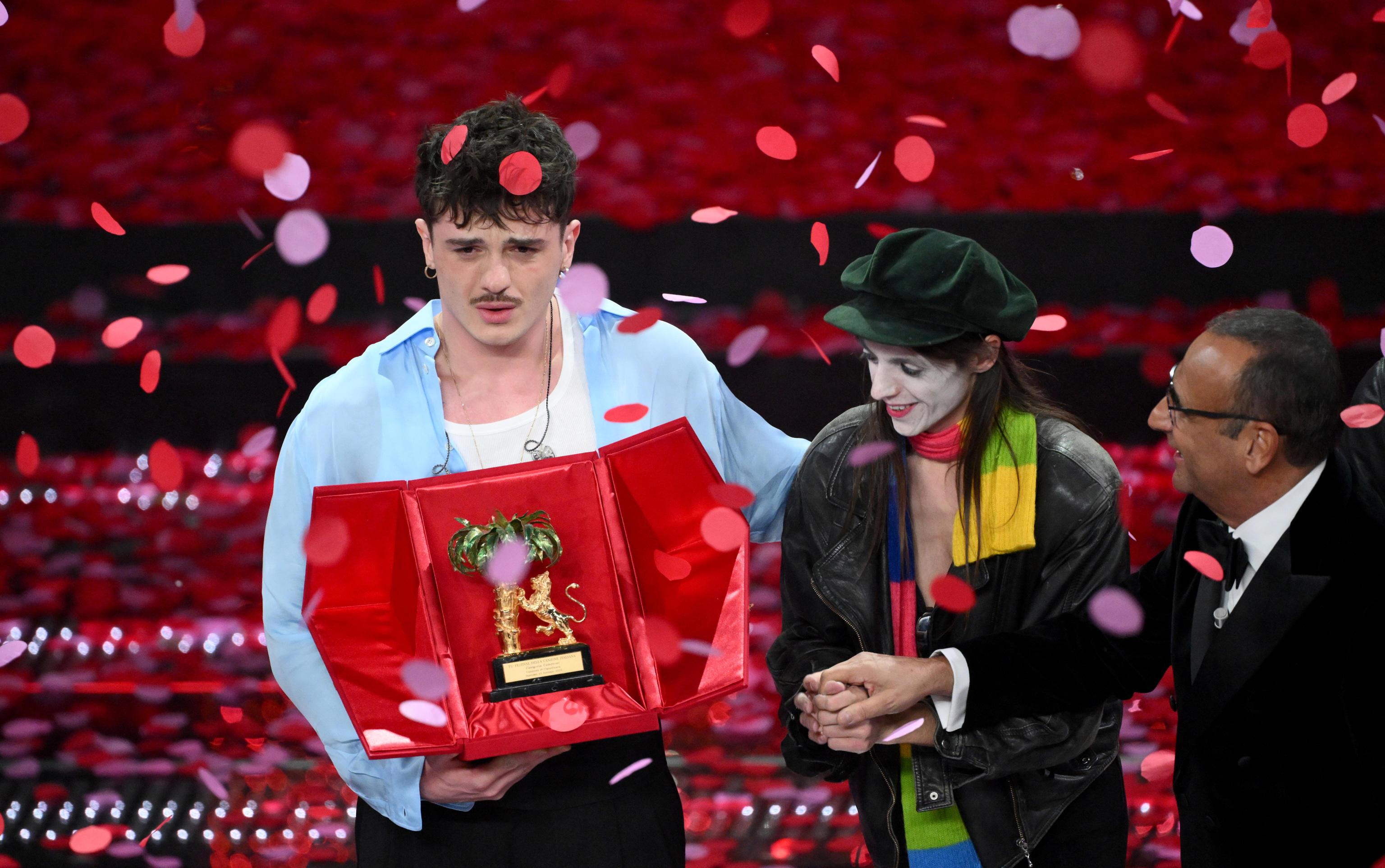 Sanremo 2025: Vince Olly, secondo Corsi, terzo Brunori Sas. Giorgia e Lauro fuori dal podio, protesta la platea