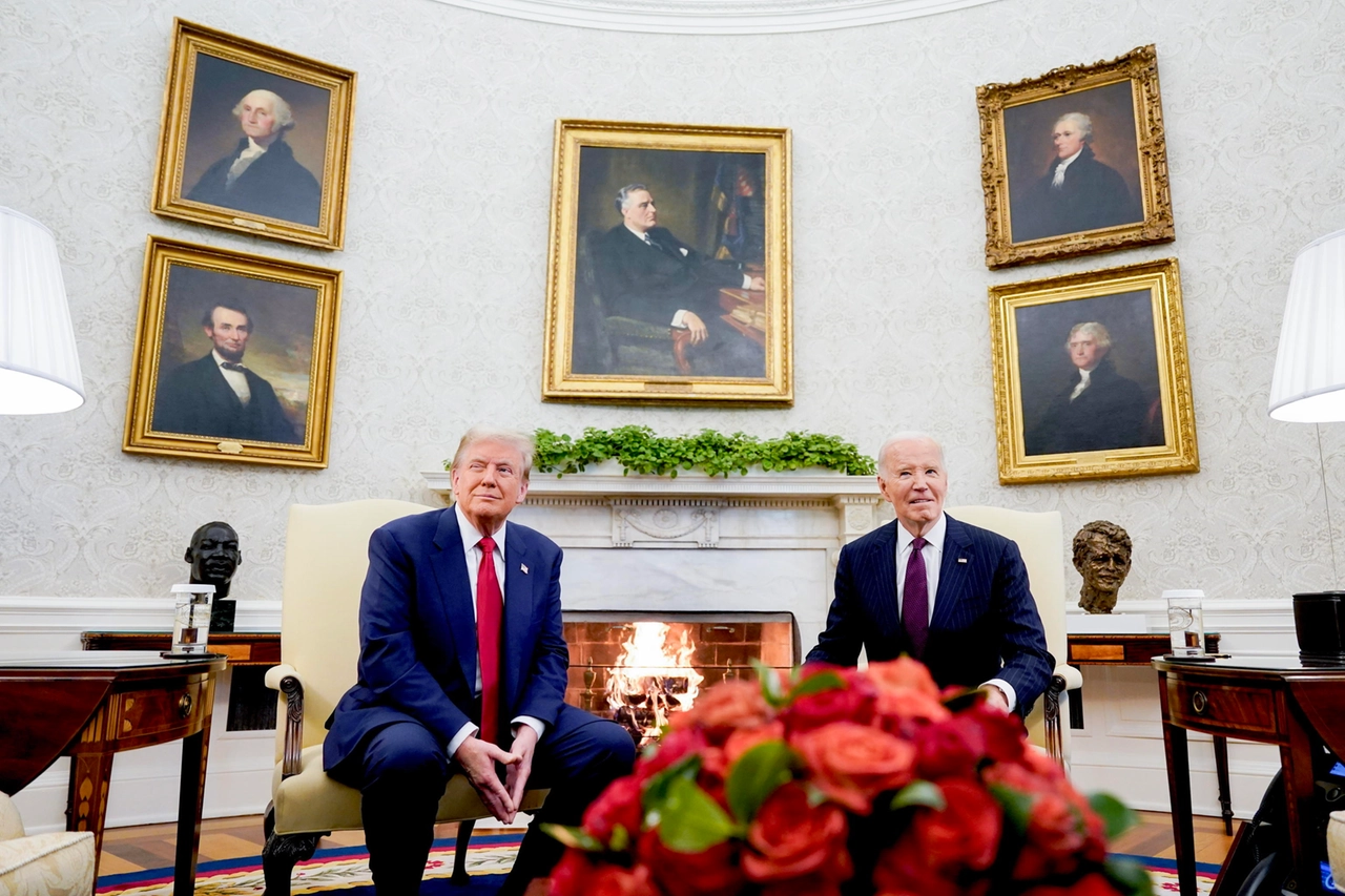 Il presidente Joe Biden con Donald Trump alla Casa Bianca