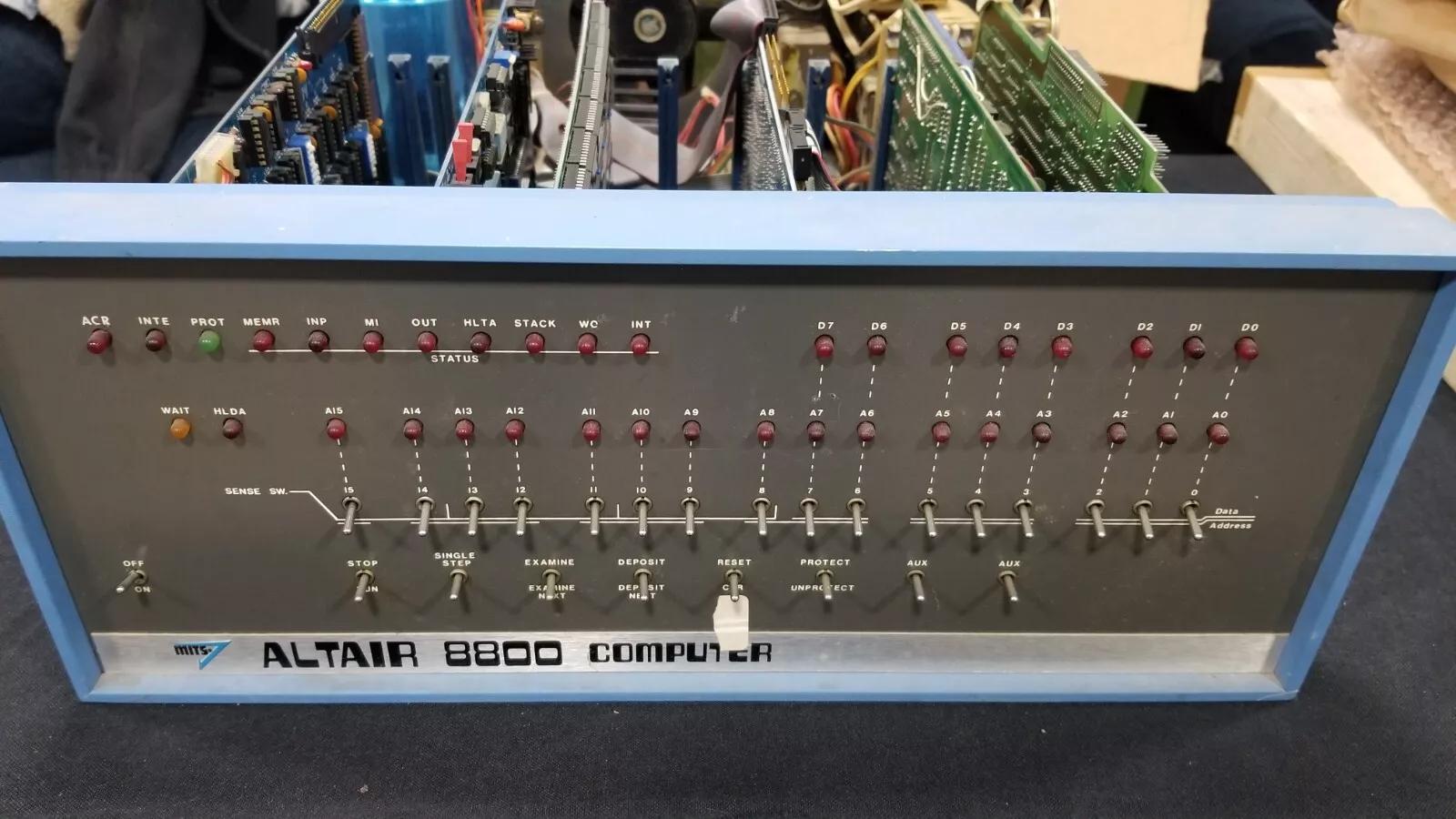 19 dicembre 1974: 50 anni fa il lancio di Altair 8800, il primo personal computer