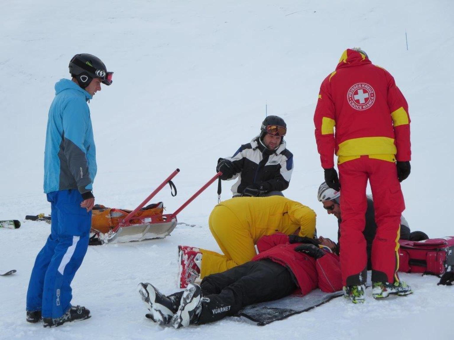 Sugli sci contro un albero, muore minorenne a Cortina