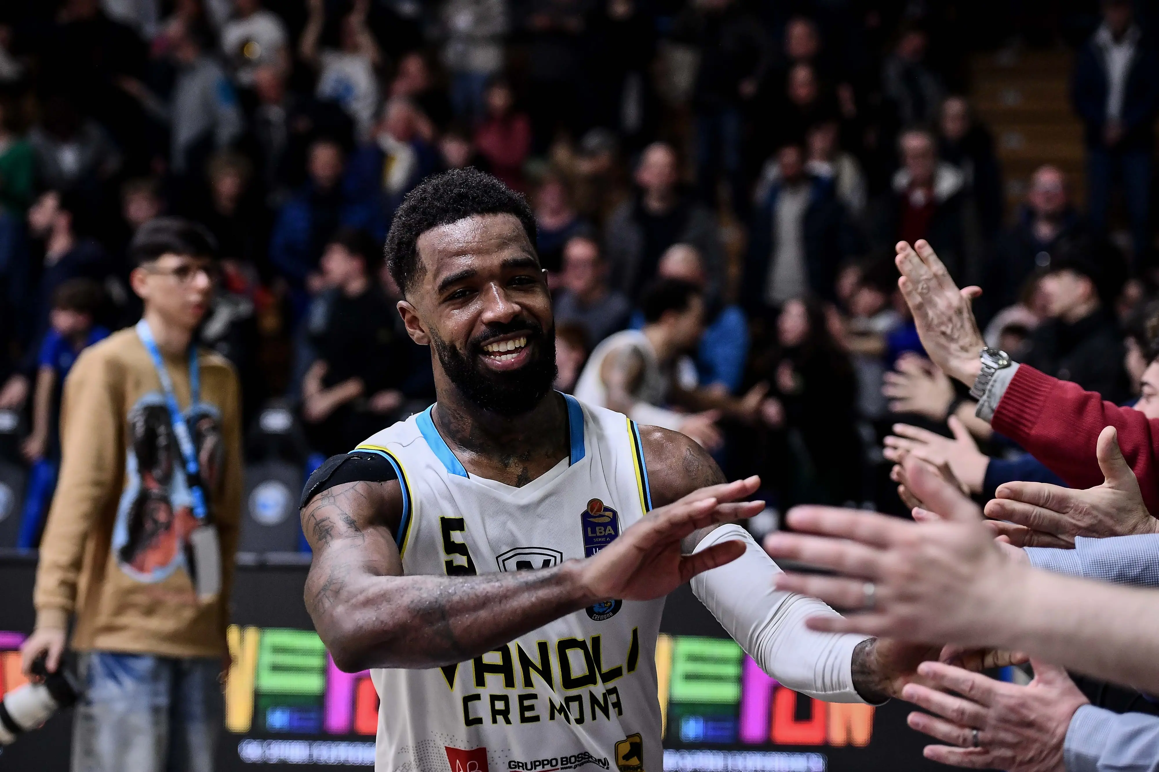 Basket, Serie A: Davis letale. Cremona piega Napoli 94-85