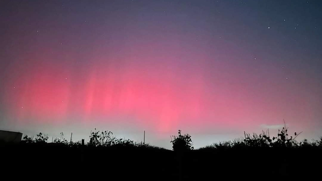 L'aurora boreale vista da Solarolo, in provincia di Ravenna (foto di Angelica)