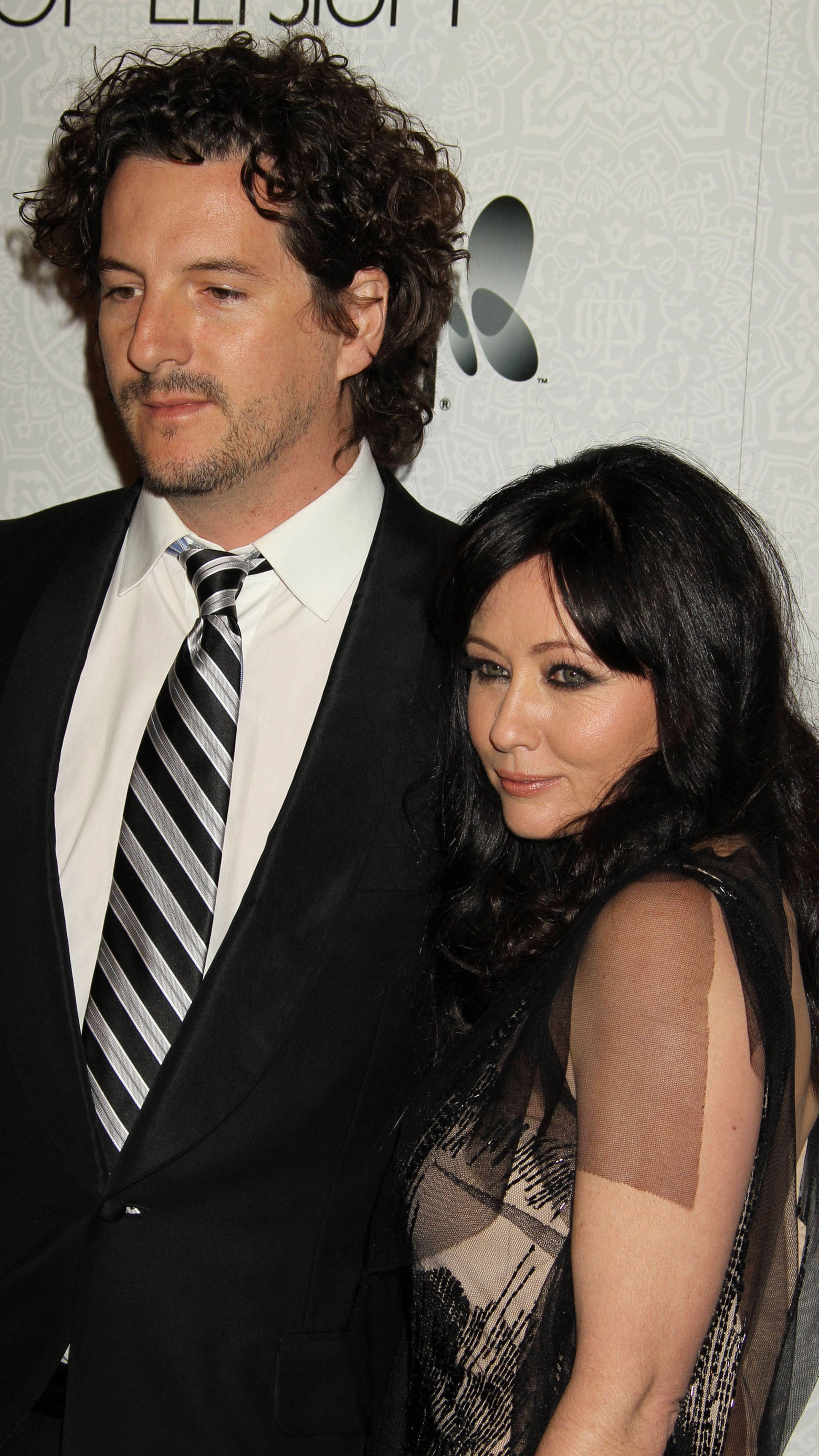 Shannen Doherty nel 2010 con l'allora fidanzato Kurt Iswarienko: sono stati sposati dal 2011 al 2023