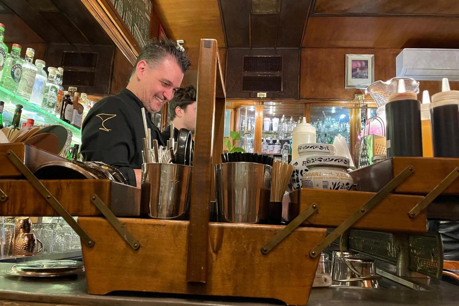L’Antico Caffè Torinese - 1919 a Trieste, l'unico tra i locali storici che la sera si trasforma in cocktail bar (foto di Monica Guerci)