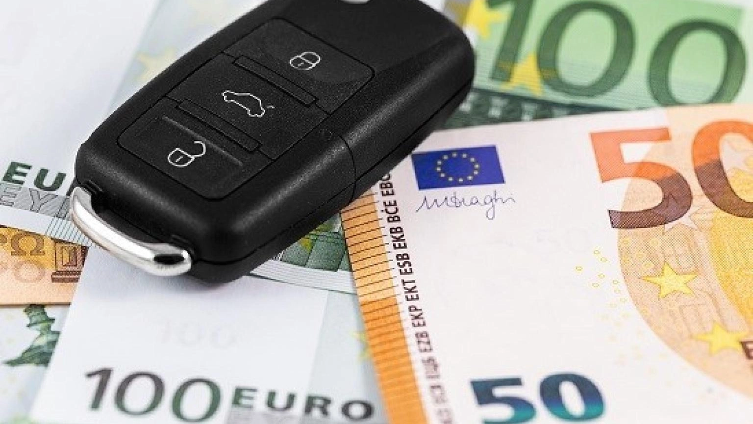 Ivass, ad agosto il prezzo medio dell'Rc auto sale del 6,7%