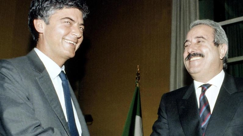 1991: l'allora ministro della Giustizia, Claudio Martelli, con Giovanni Falcone