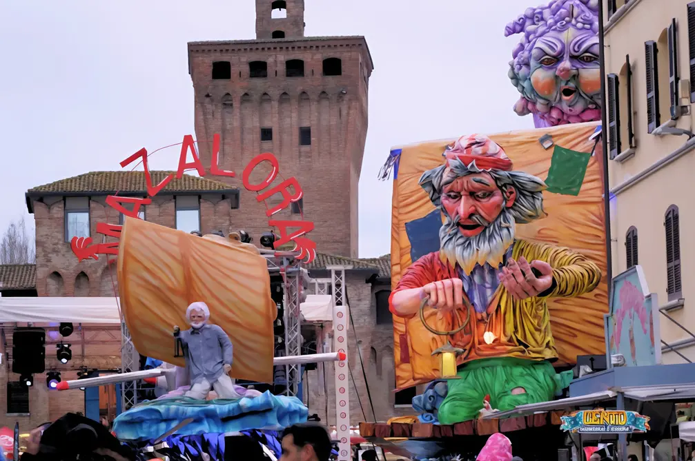 Da Cento a San Giovanni in Marignano, sfilate e allegria. L’Emilia-Romagna dedica ai Carnevali un albo speciale. E a Imola a marzo vanno in scena i Fantaveicoli