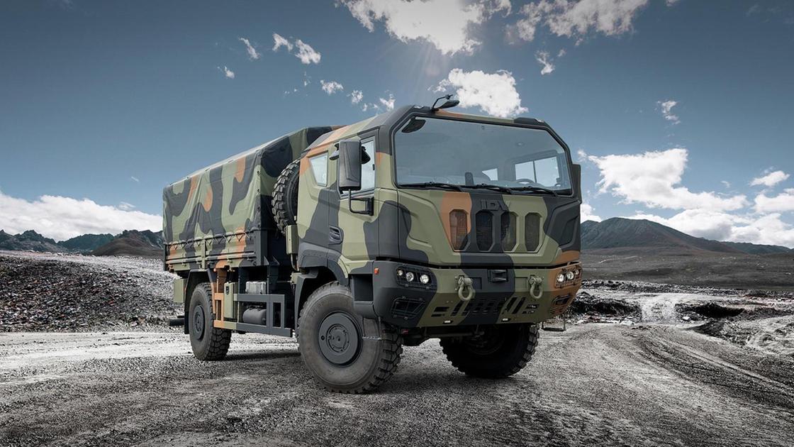 Iveco Group valuta spin off del business Defence nel 2025 per semplificare la struttura