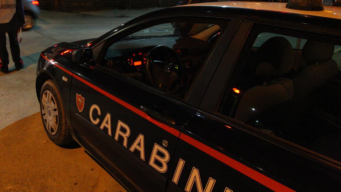 Caserta, uccide la moglie strangolandola davanti ai figlioletti: fermato 30enne