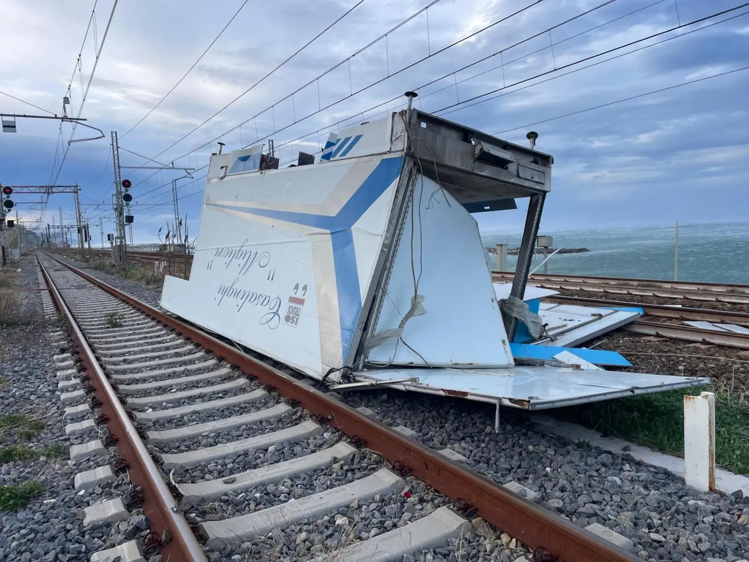 Maltempo rallenta i treni sulla linea Reggio Calabria-Paola: ritardi e cancellazioni