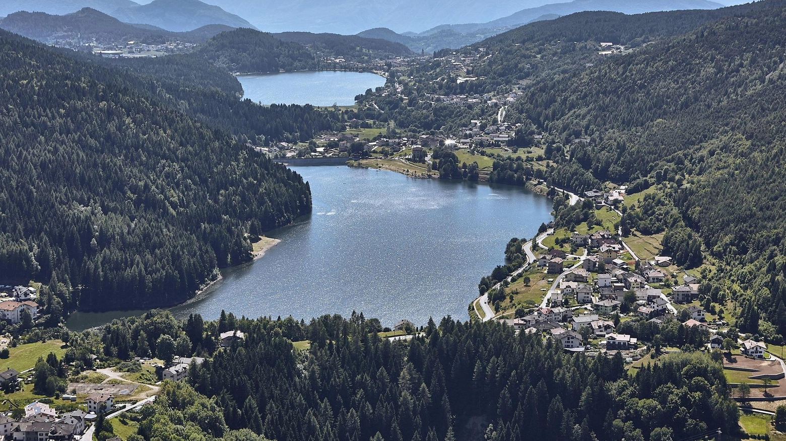 Con le montagne, i laghi sono un elemento quasi identitario del Trentino: ve ne sono infatti ben 297, quasi il...