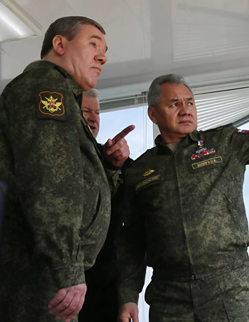 L’Aja sfida il Cremlino. Mandato di cattura per Shoigu e Gerasimov: "Criminali di guerra"