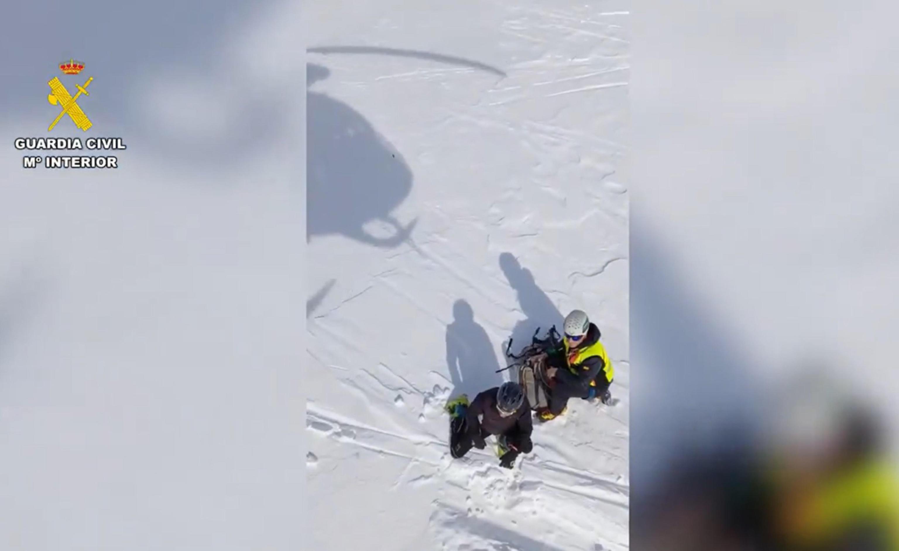 Incidente seggiovia Astun, gli attimi di terrore prima della caduta. “L’effetto altalena poi il vuoto”