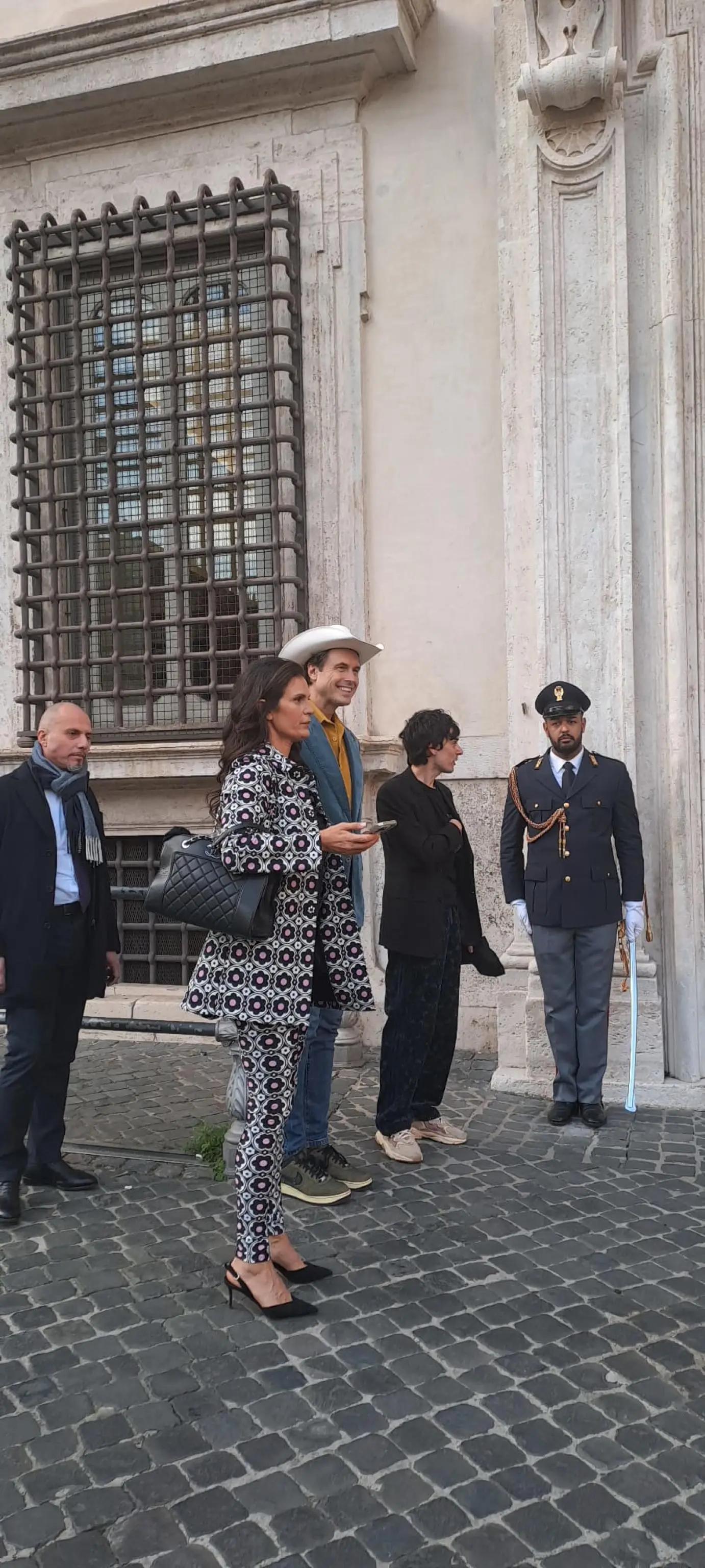 Kimbal Musk, fratello di Elon, a Palazzo Chigi. Con lui Andrea Stroppa e la moglie di Bocelli