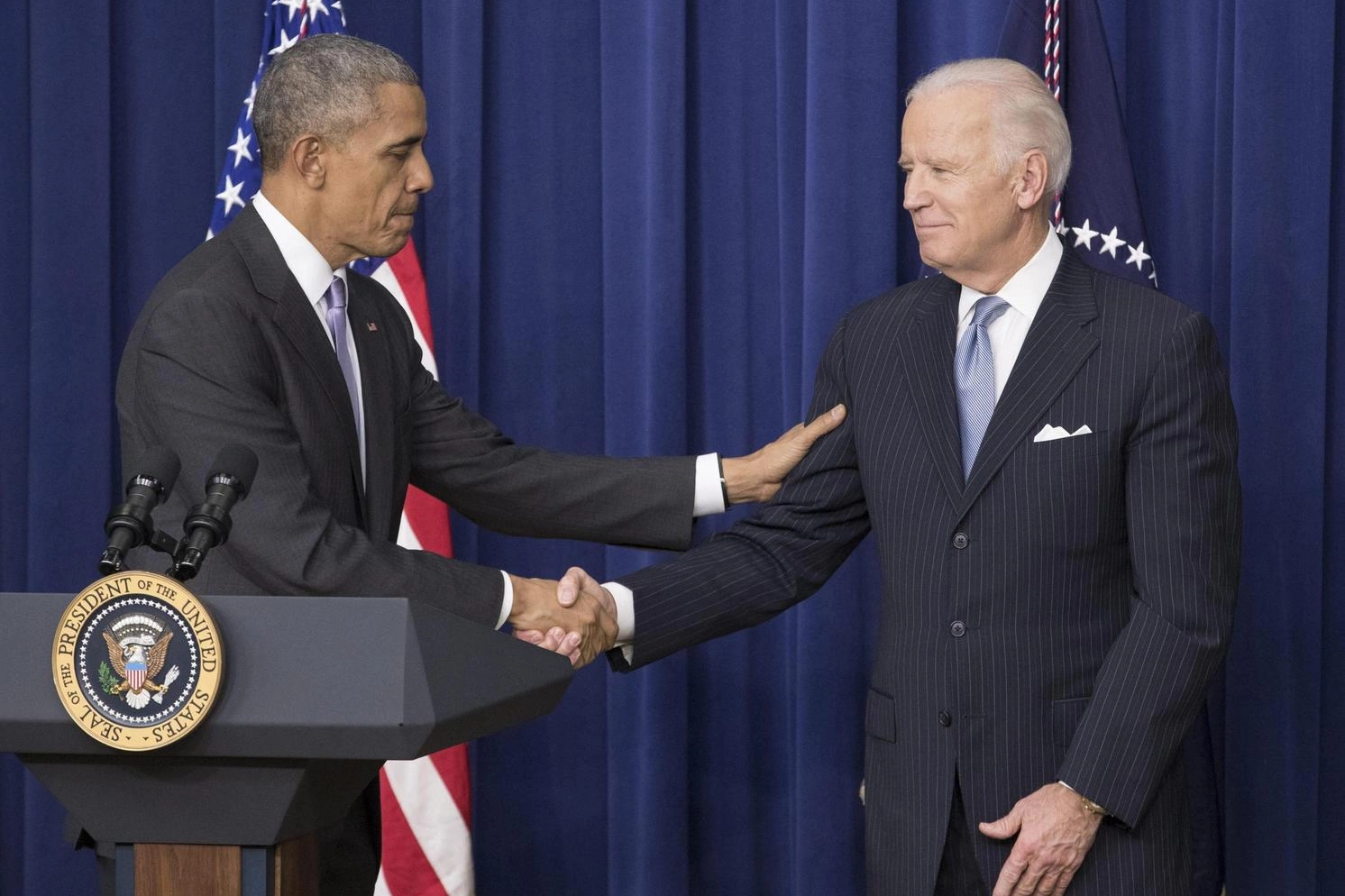 L'ex presidente Obama con Joe Biden