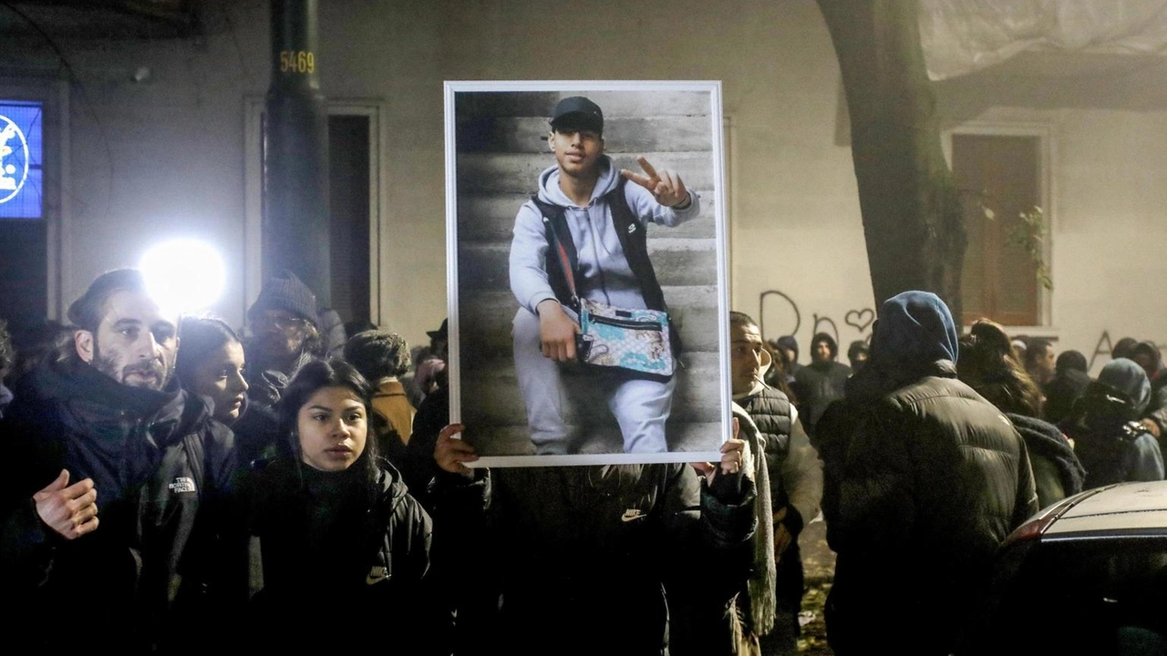 La Procura di Milano indaga su sei carabinieri coinvolti in un incidente mortale. Possibili accuse di frode e depistaggio.