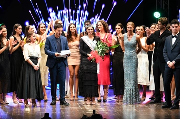 Chi è Ofelia Passaponti, la 24enne di Siena che ha vinto Miss Italia 2024