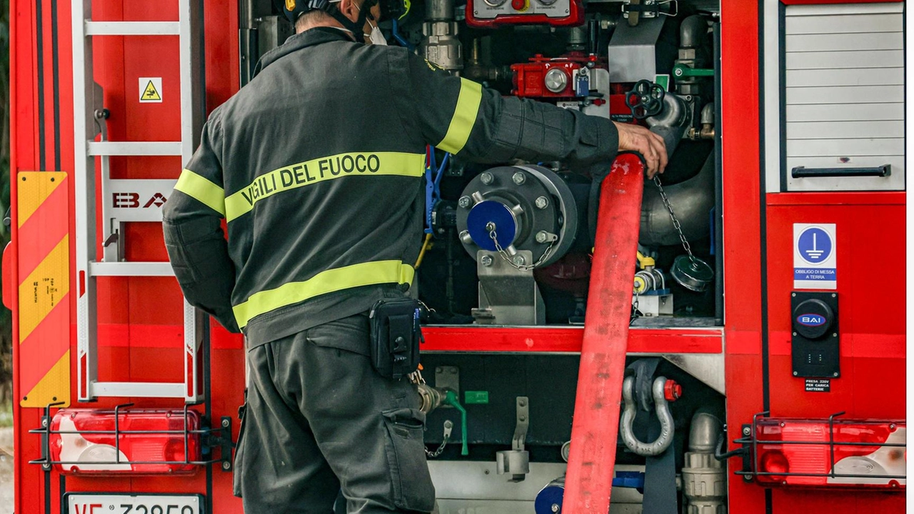 Ostia, poliziotti salvano 96enne dall’incendio in casa sua (foto di repertorio)