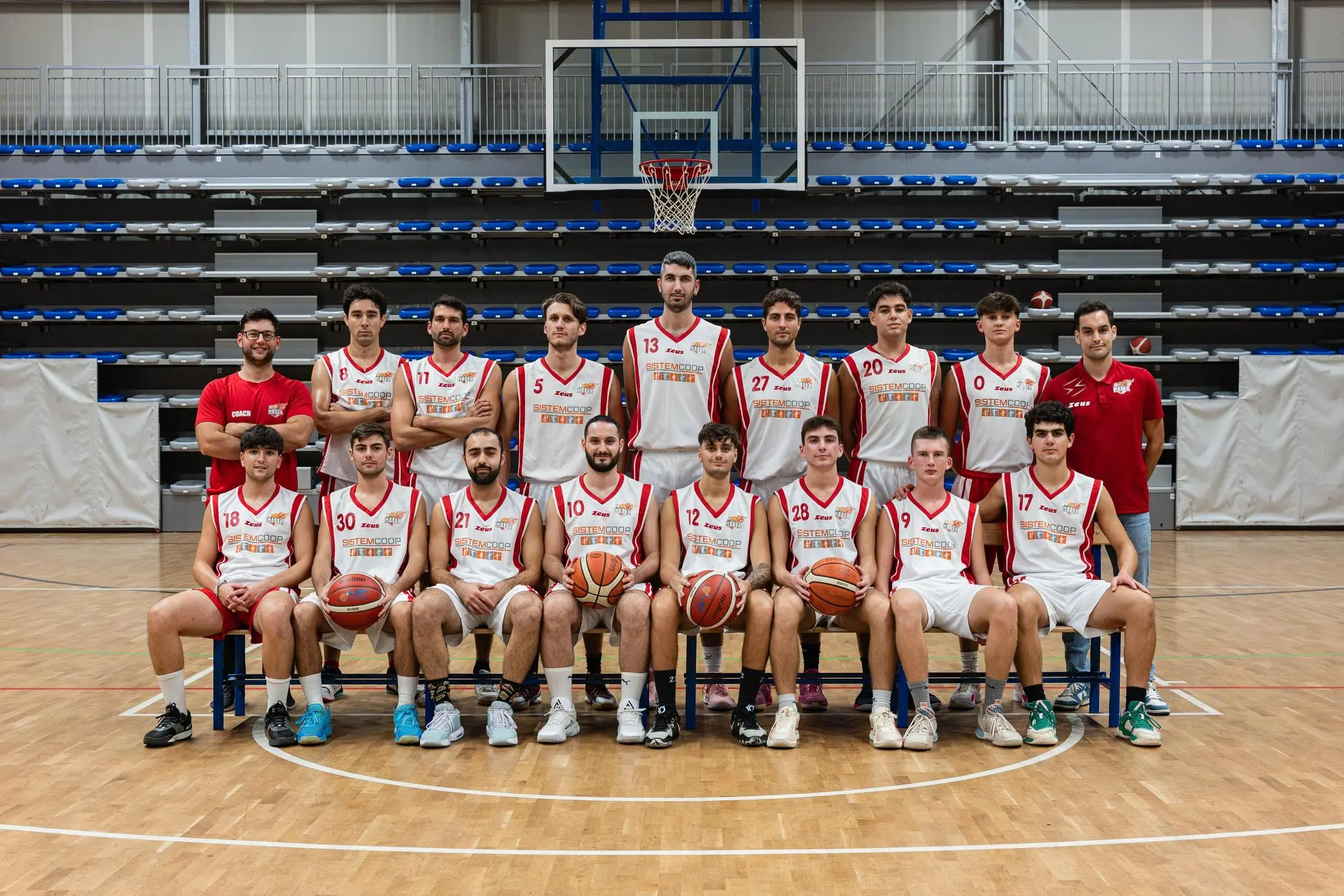 Basket Nella “Divisione regionale 3“ gli apuani affrontano stasera al palazzetto (ore 21) il Vicopisano. Pallacanestro Massa ambiziosa. Secondo posto al giro di boa