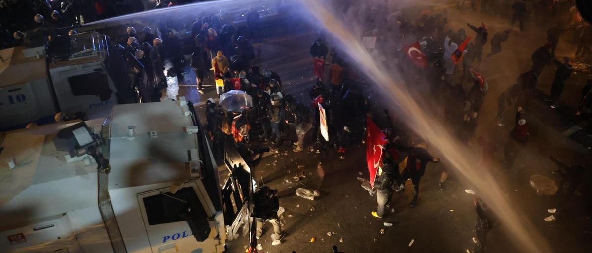 Proteste a Istanbul: 323 arresti dopo l'arresto del sindaco Imamoglu