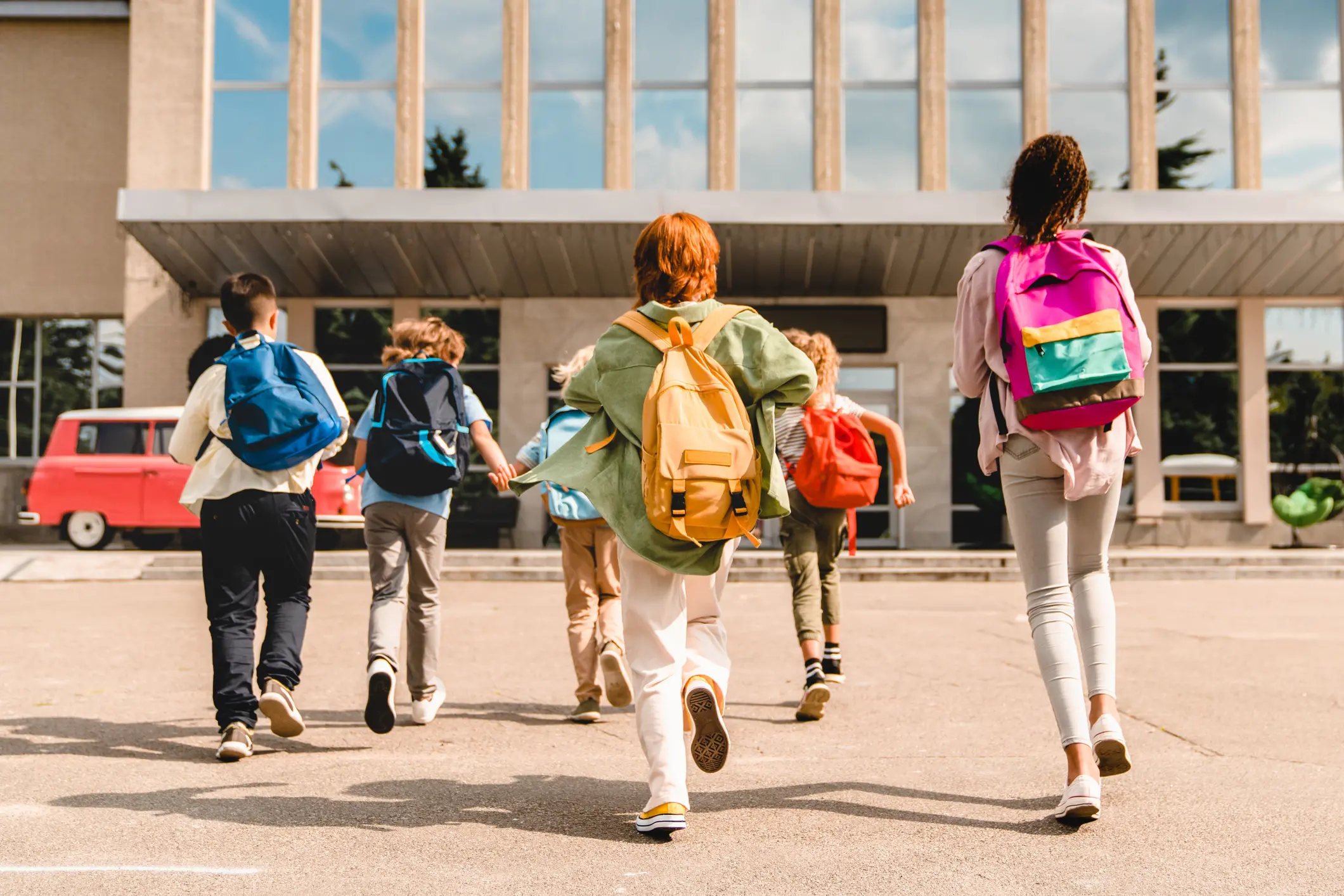 Iscrizione scuola 2025/26, le nuove date per fare domanda. Perché il ministero cambia la finestra temporale