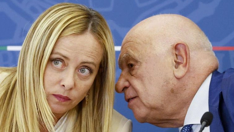 La premier Giorgia Meloni, 48 anni, e il ministro della Giustizia Carlo Nordio, 77 anni