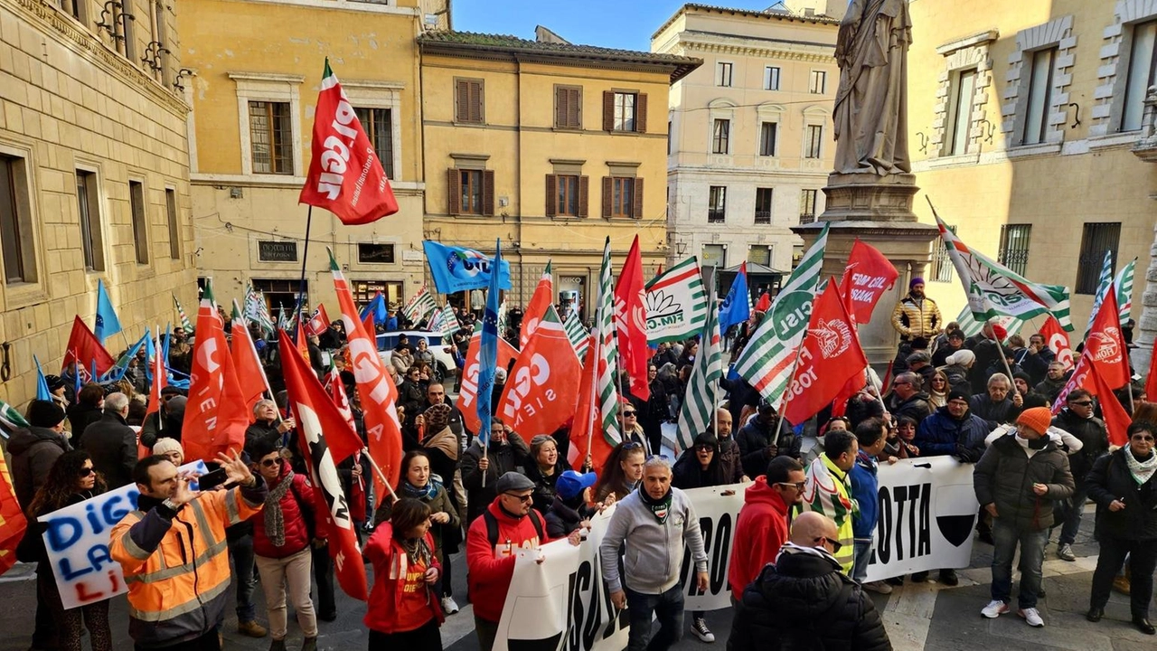 Beko Europe annuncia un piano di dismissioni che coinvolgerà 1.935 lavoratori in Italia, con impatto su stabilimenti chiave.