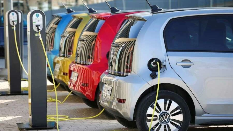 Fake news: le auto elettriche non rimagono senza batteria se ferme in coda per ore