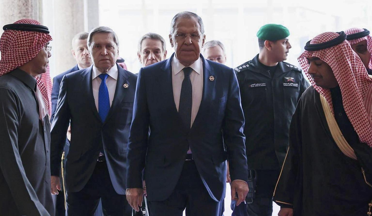 Lavrov, inaccettabili peacekeeper in Ucraina dai Paesi Nato