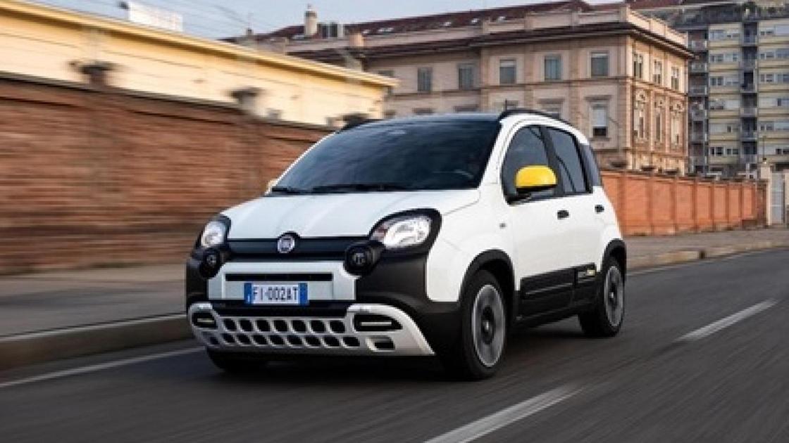 Fiat si conferma leader di mercato in Italia nel 2024 con nuove auto ibride ed elettriche