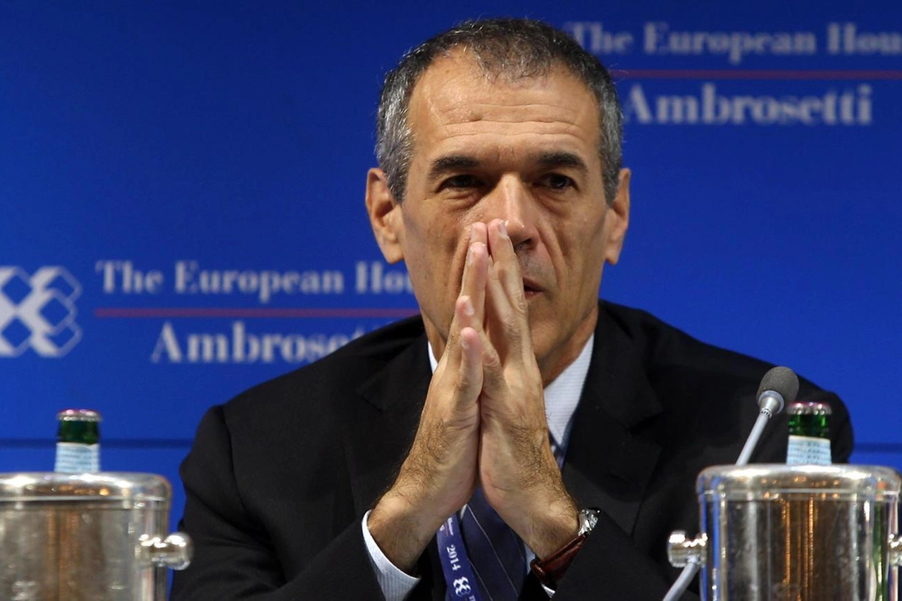 Il commissario alla spending review Carlo Cottarelli (Ansa)