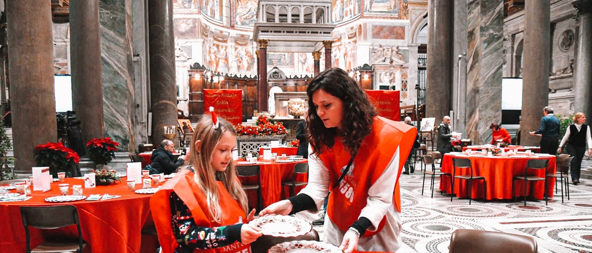 Sant’Egidio, 400 bisognosi al pranzo di Natale alla Basilica di Trastevere. “Oltre la rassegnazione e la solitudine”