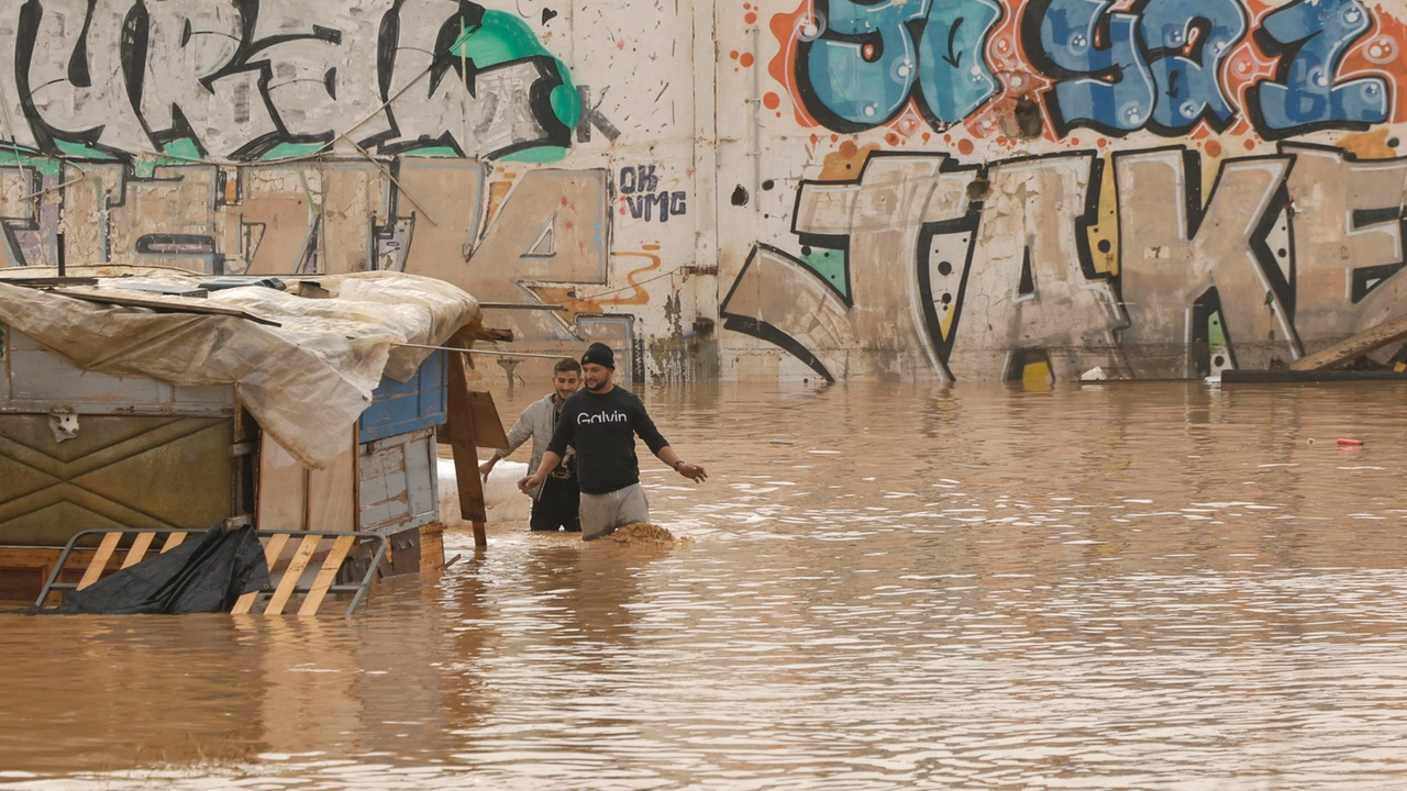 Le conseguenze delle alluvioni provocate da Dana a Valencia (Epa)